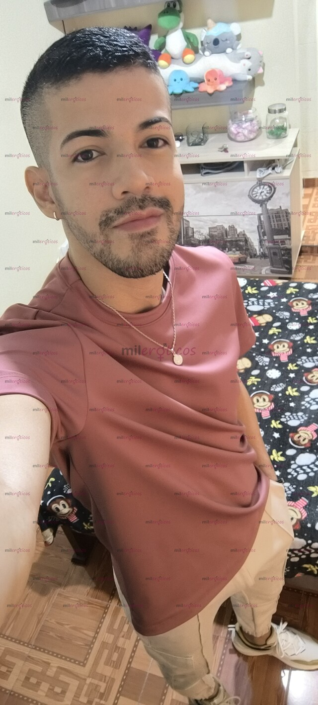 FOTOS DE ALEJO GENTE SERÍA, PARCHADA, HABLAME CON CONFIANZA