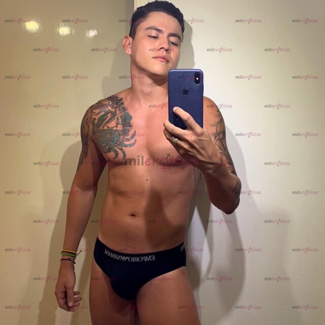 FOTOS DE LOUIS MODELO DE TALLA INTERNACIONAL DE VISITA POR POCOS DÍAS