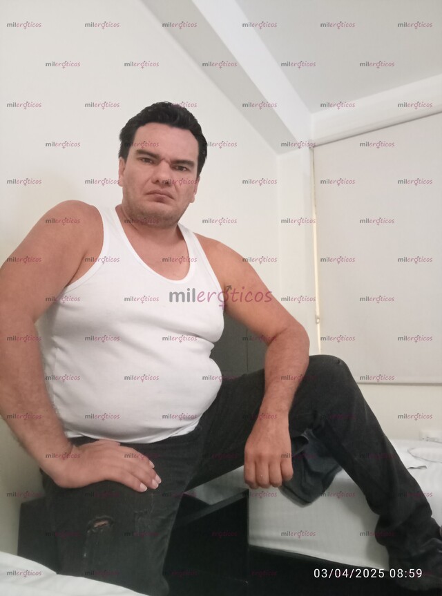 FOTOS DE MACHO DOMINANTE CON 20CM DE VERGA Y MUCHA LECHE PARA DARTE Y DEJARTE SATISFECHO
