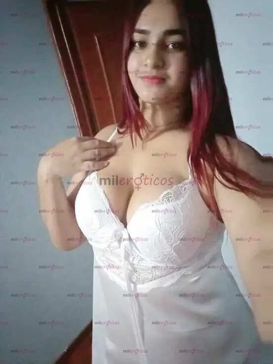 FOTOS DE TODA UNA DIOSA EN LA CAMA COMPLACIENTE VEN