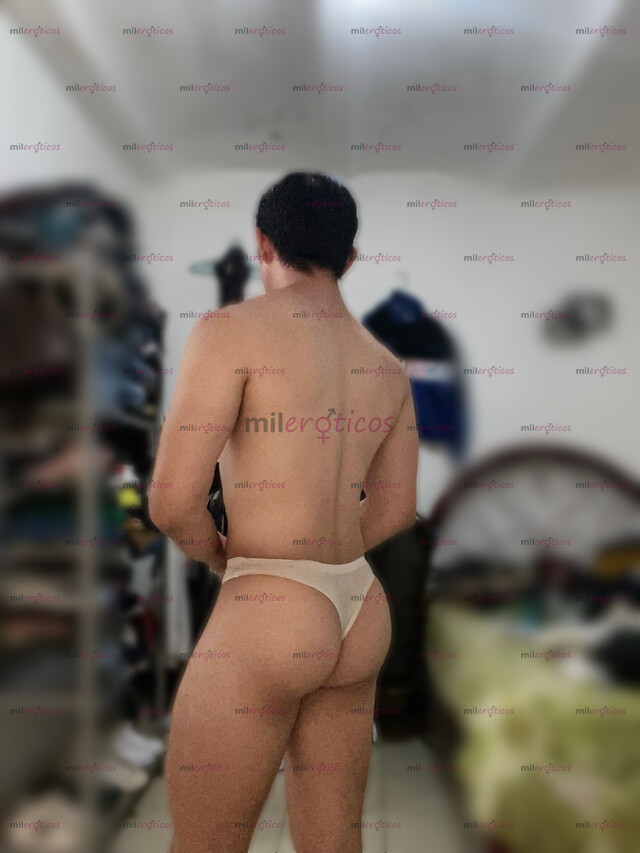 FOTOS DE HOLA ME LLAMO NICOLÁS, VERGA DE 19 CM, NALGÓN Y DIVERTIDO.