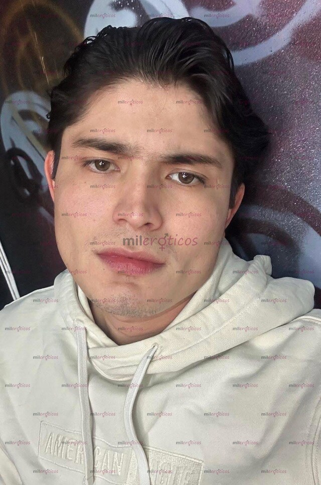 FOTOS DE HOLA ME LLAMO NICOLÁS, VERGA DE 19 CM, NALGÓN Y DIVERTIDO.