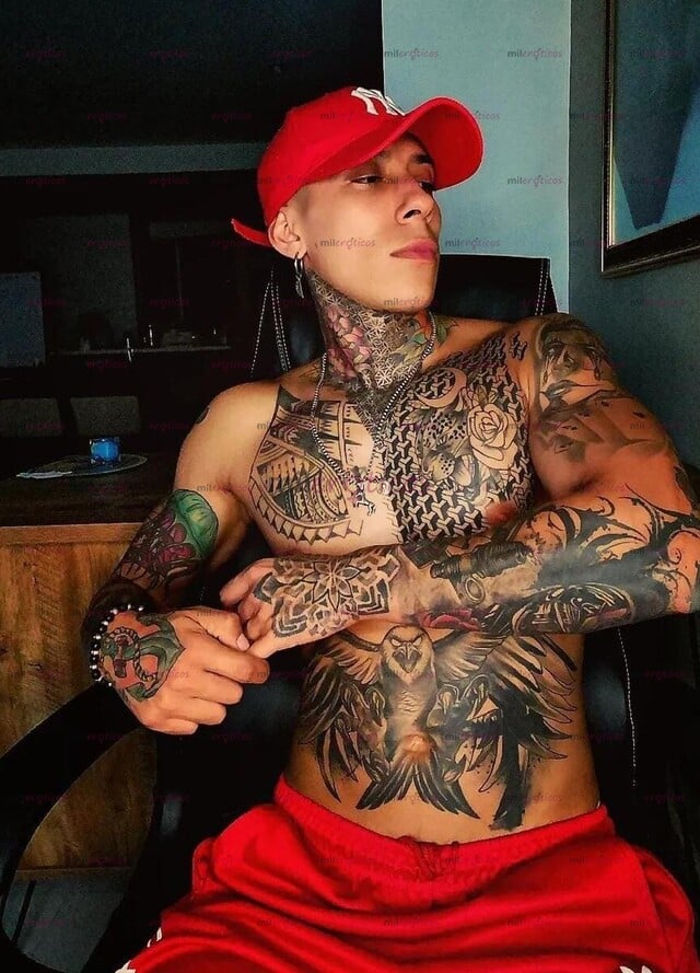 FOTOS DE MYKE UN COLOMBIANO TATUADO POR POCOS DIAS