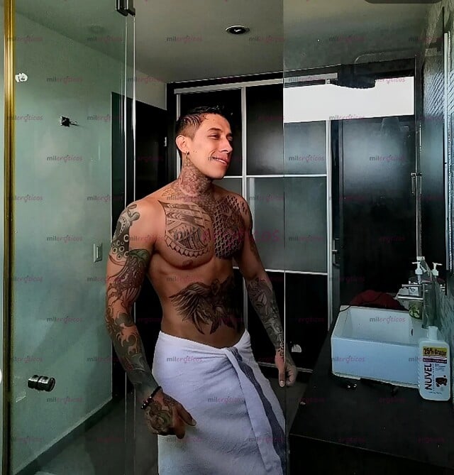 FOTOS DE ACTOR XXX COLOMBIANO Y TATUADO LLEGA A CDMX