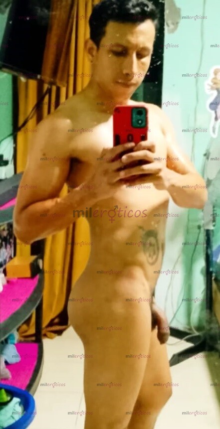 FOTOS DE TWINK UNIVERSITARIO COMPLACIENTE ATLETICO TATUADO