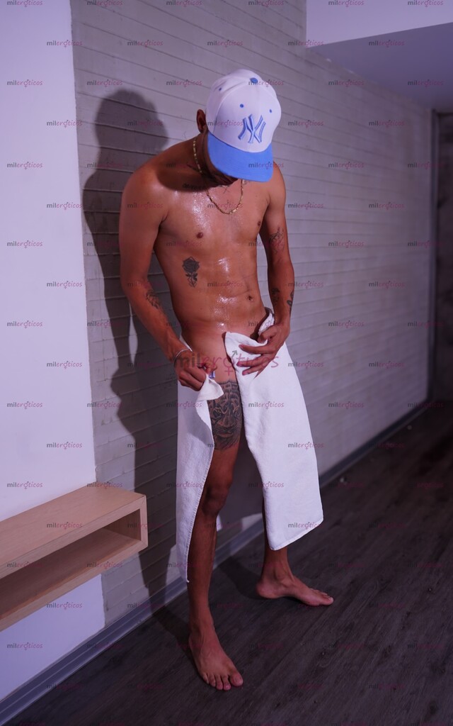 FOTOS DE FLACO TATUADO Y VERGON. 22 CM DE PLACER PARA TI COMPLACIENTE
