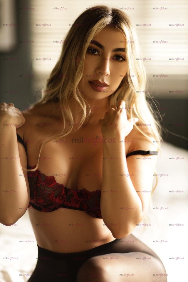 FOTOS DE ÚLTIMAS HORAS ANGELICA PIEL BLANCA CARITA DE MUÑECA LLEGANDO AL PAÍS