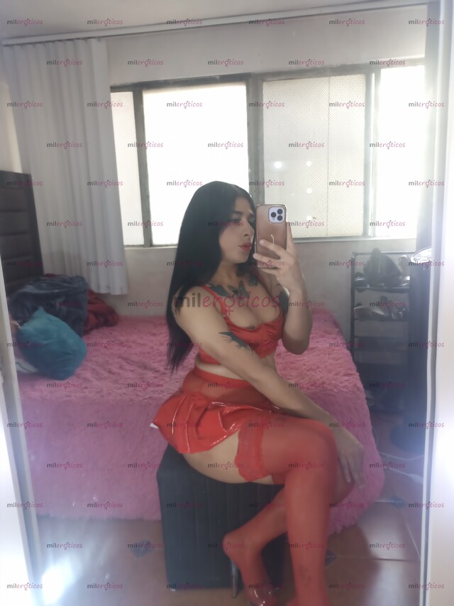 FOTOS DE PELINEGRA CALIENTE, LECHERA, ESPERANDO POR TI PARA PASARLA RICO Y COGIENDO.