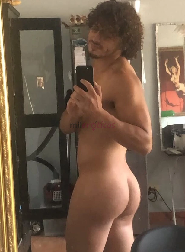 Soy un chico de 28 anos que gustan maduros mayores de 40 son un delirio me gusta atenderlos y complacerlos soy varonil dotado versatiljuguemos el jueg...