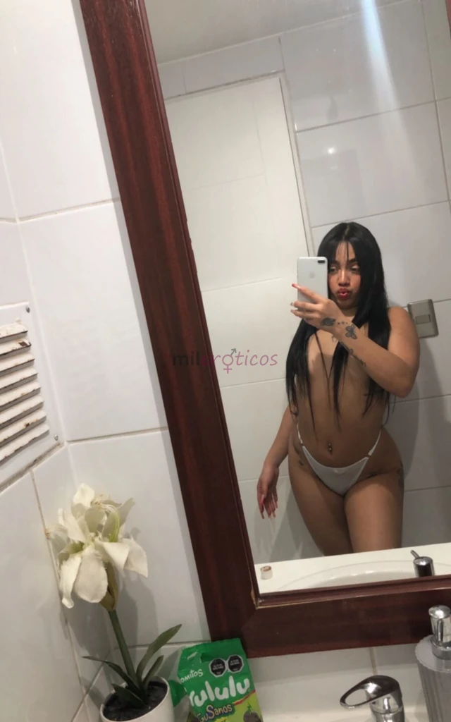 Mis amores debutando en tu comuna rica venezolana flaquita y rica para ti miamor llamame tengo lugar discreto ago salida a hoteles y moteles y a domic...