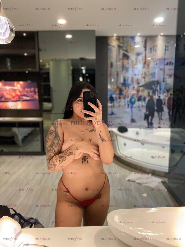 FOTOS DE HOLA MUCHO GUSTO ME LLAMO MÍA Y SOY UNA CHICA MUY RICA, EXTROVERTIDA VAGINA RICA
