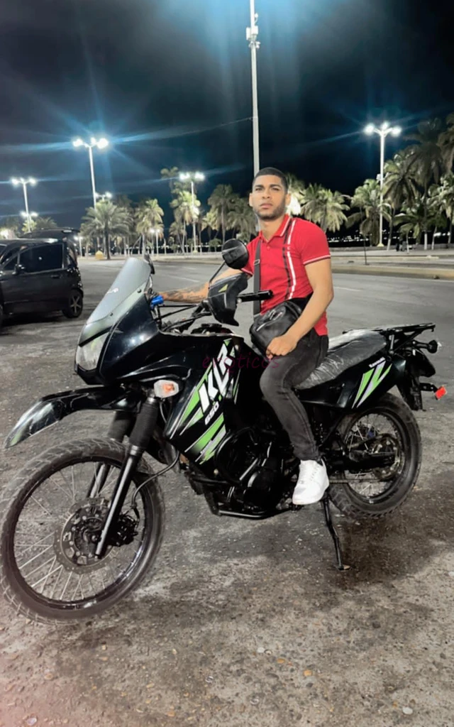 Hola soy omar amp ex clusivo un joven atletico pelotero con buena vergavamos a disfrutar el choque de nuestros cuerposno me cierro a na probar es goza...