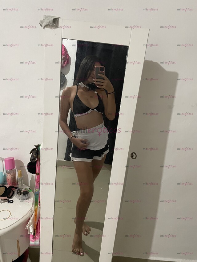 FOTOS DE SOFII HERMOSA Y DELICADA NIÑA NUEVA EN LA INDUSTRIA