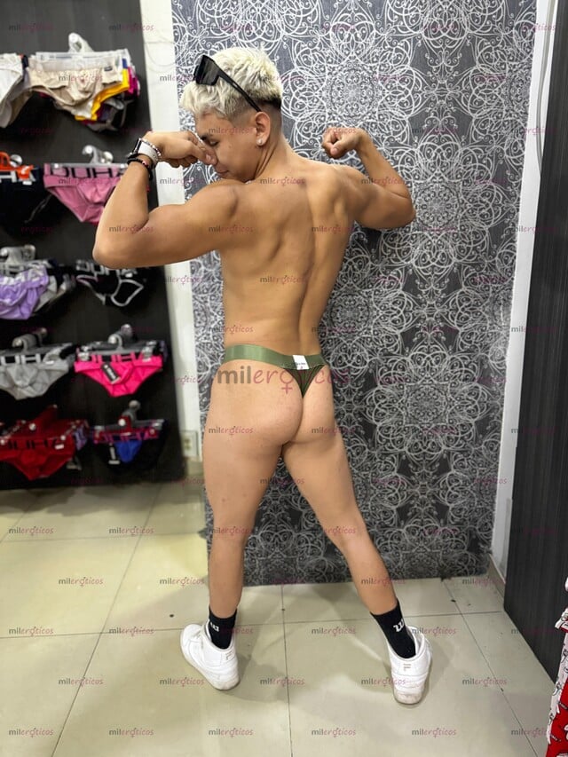 FOTOS DE RENATO, SUMISO, INTER, FETICHISTA, FOOT FETISH, THONG FETIX, FANÁTICO DEL LATEX