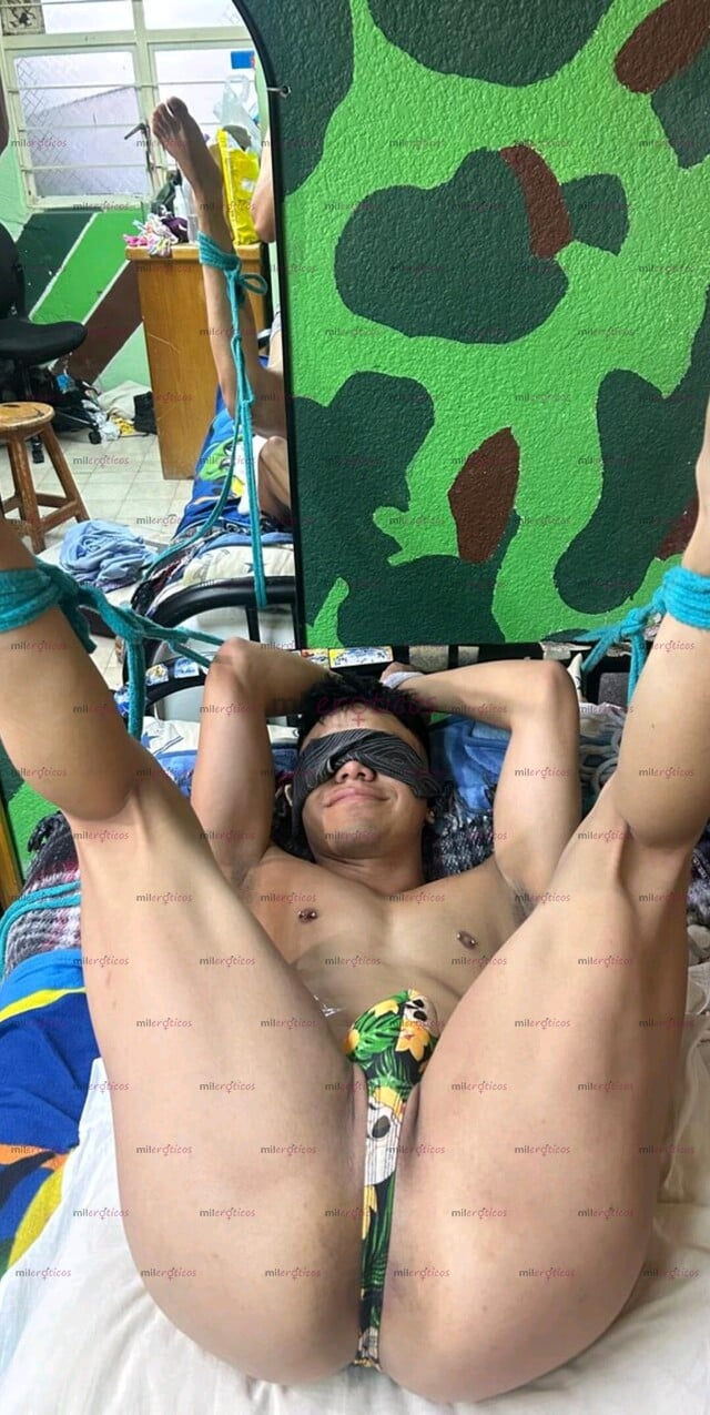 FOTOS DE RENATO, SUMISO, INTER, FETICHISTA, FOOT FETISH, THONG FETIX, FANÁTICO DEL LATEX