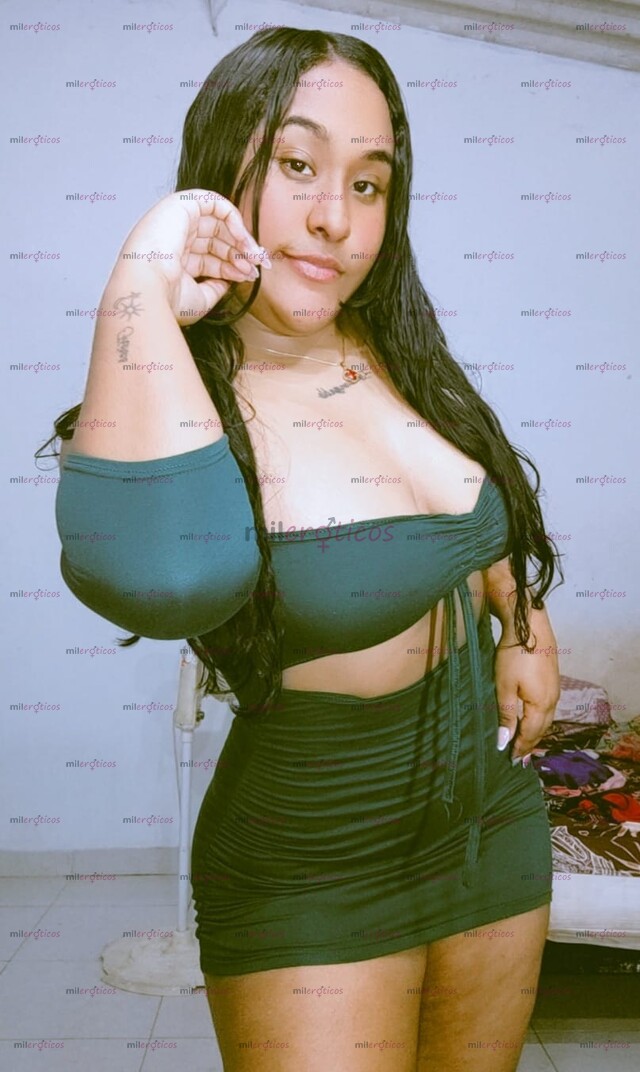 FOTOS DE HERMOSA MORENITA DE 21 AÑOS CON CULO GRANDE