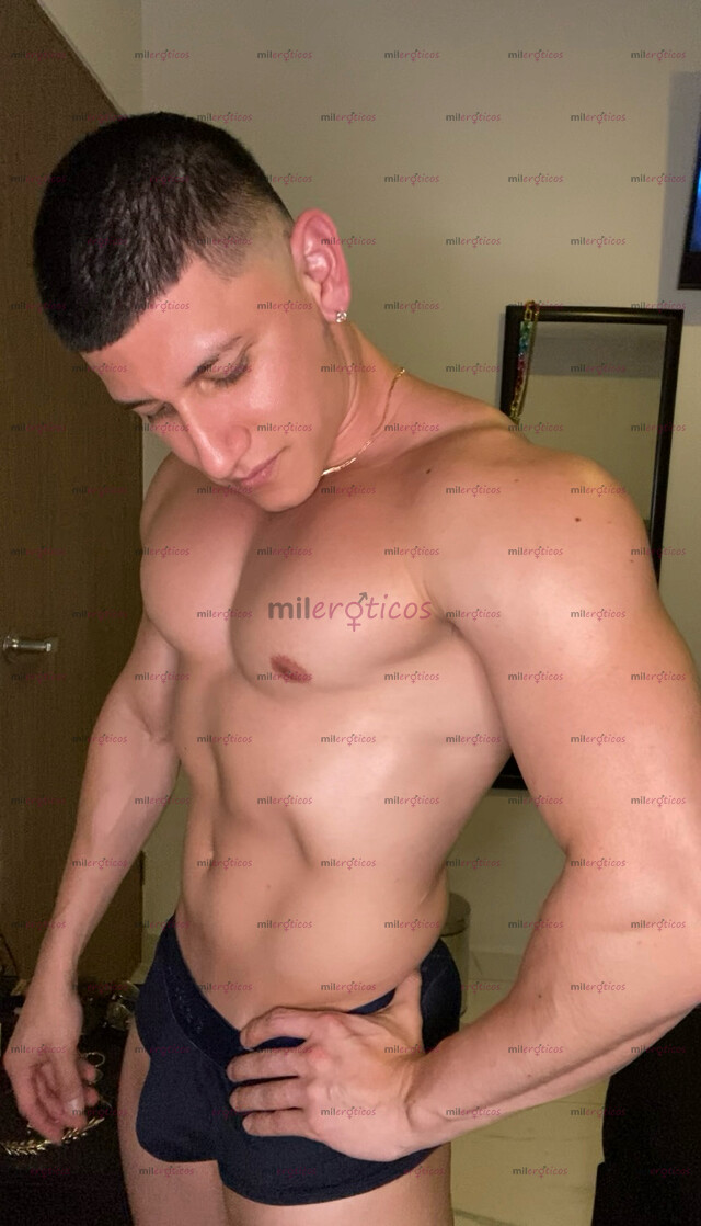 FOTOS DE SEBAS CALIENTE, FIT Y LECHERO, DISPUESTO A CUMPLACERTE