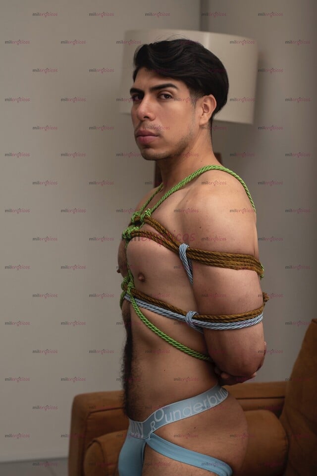 FOTOS DE MACHO DE GYM NALGÓN, PIERNON Y PITUDO 22CM FIRMES PARA QUE TE SUBAS Y DISFRUTES