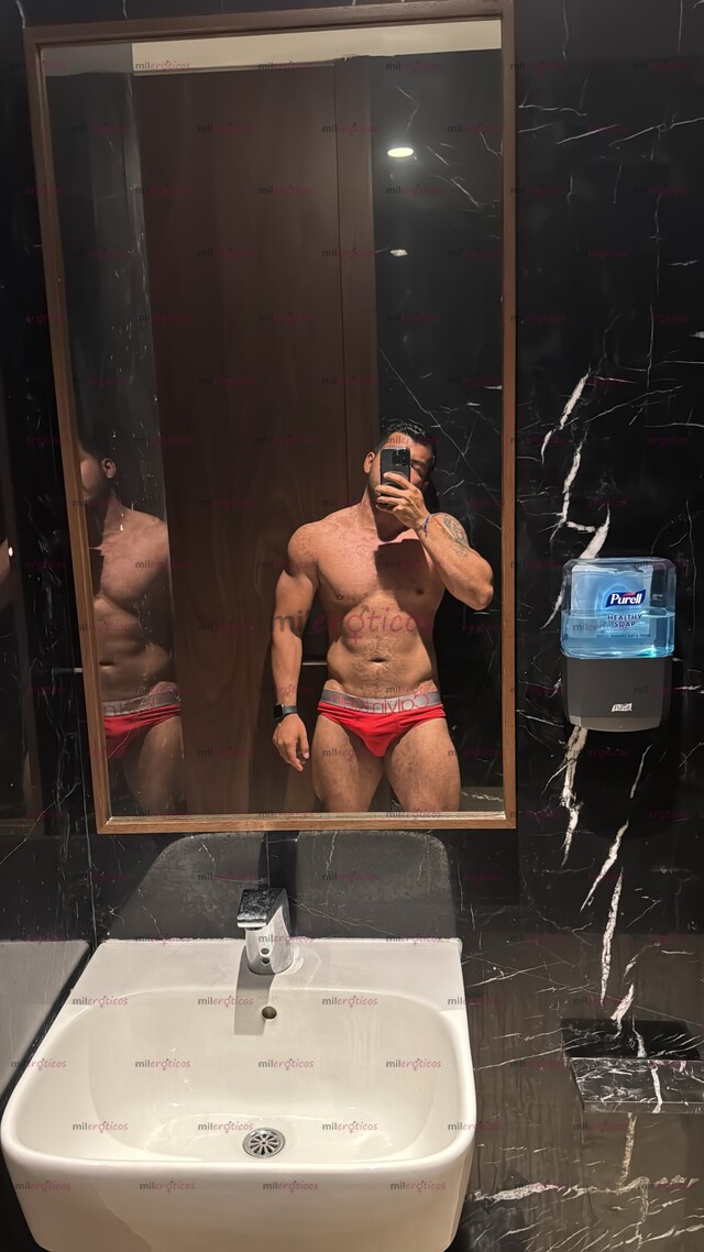 FOTOS DE DEPORTISTA MASAJISTA DISCRETO LISTO PARA CUMPLIR TUS FANTASÍAS