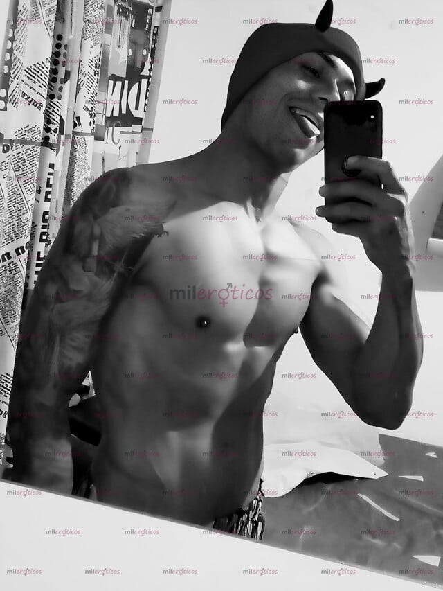 FOTOS DE LEONARDO EL HOMBRE DE TUS FANTASÍAS MÁS PROFUNDAS HECHO A TU MEDIDA Y EN PIEL