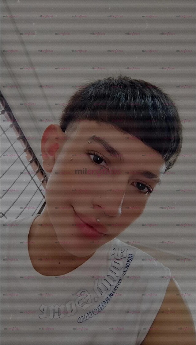 FOTOS DE CHICO VERSÁTIL EN LA CIUDAD, CONTACTAME