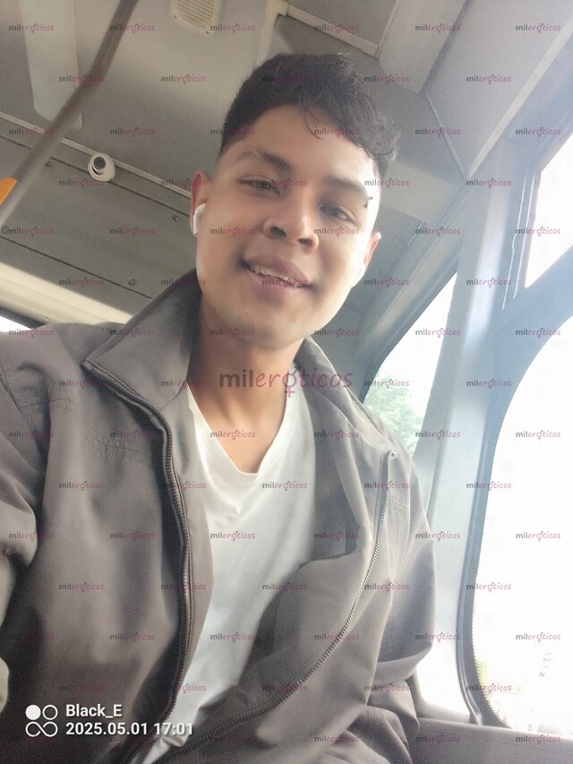 FOTOS DE NEA JOVEN CON 19 CM DE VERGA , MORENITO , ACTIVO