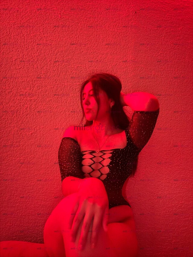 FOTOS DE NATALY, DULCE POR FUERA PERO ARDIENTE EN CADA ROCE.