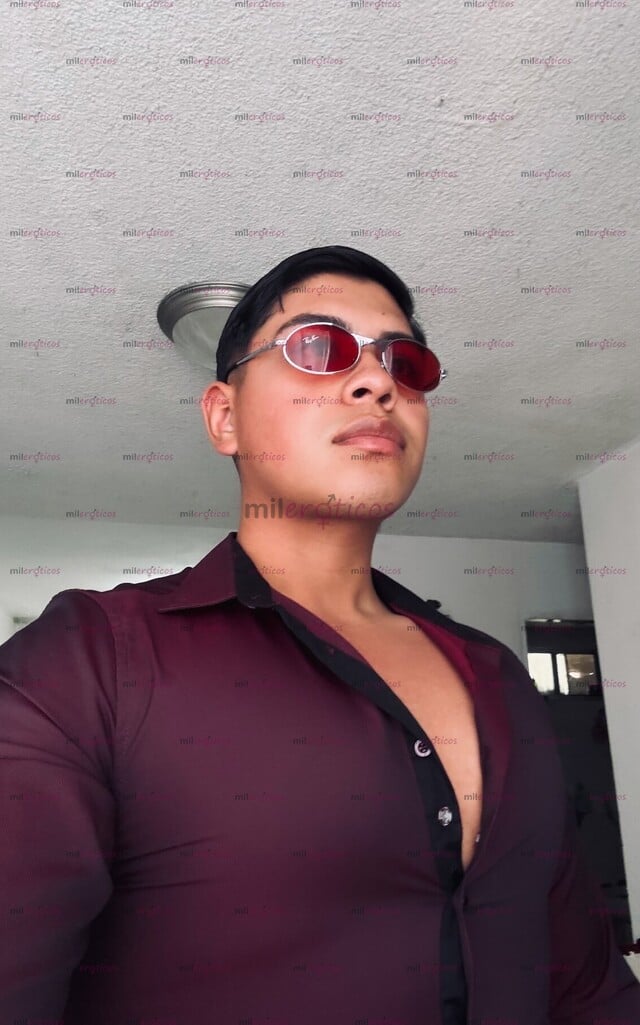 FOTOS DE JOVEN UNIVERSITARIO DE 23 AÑOS ,1.84M INTER 18 CM Y NALGÓN