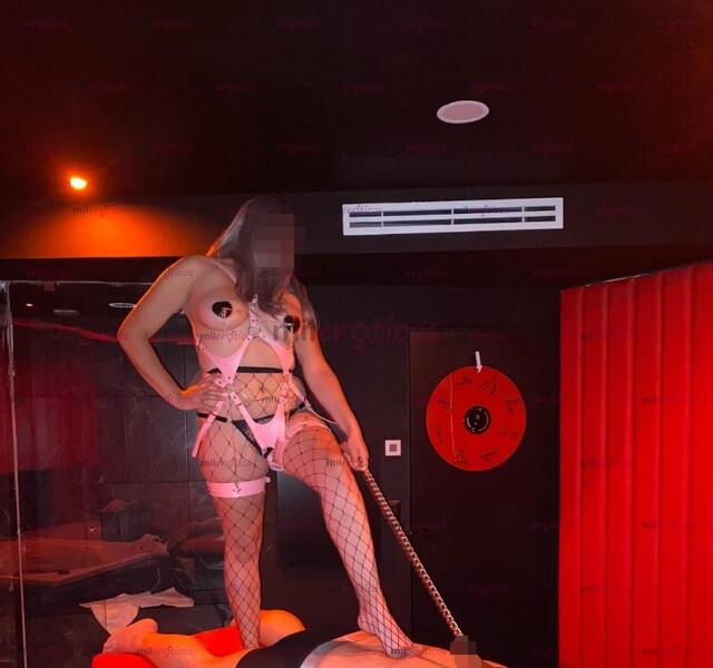 FOTOS DE TU DIOSA ATENEA ! A CALLAR Y OBEDECER VAMOS A DESPERTAR TUS MAS BAJOS INSTINTOS.