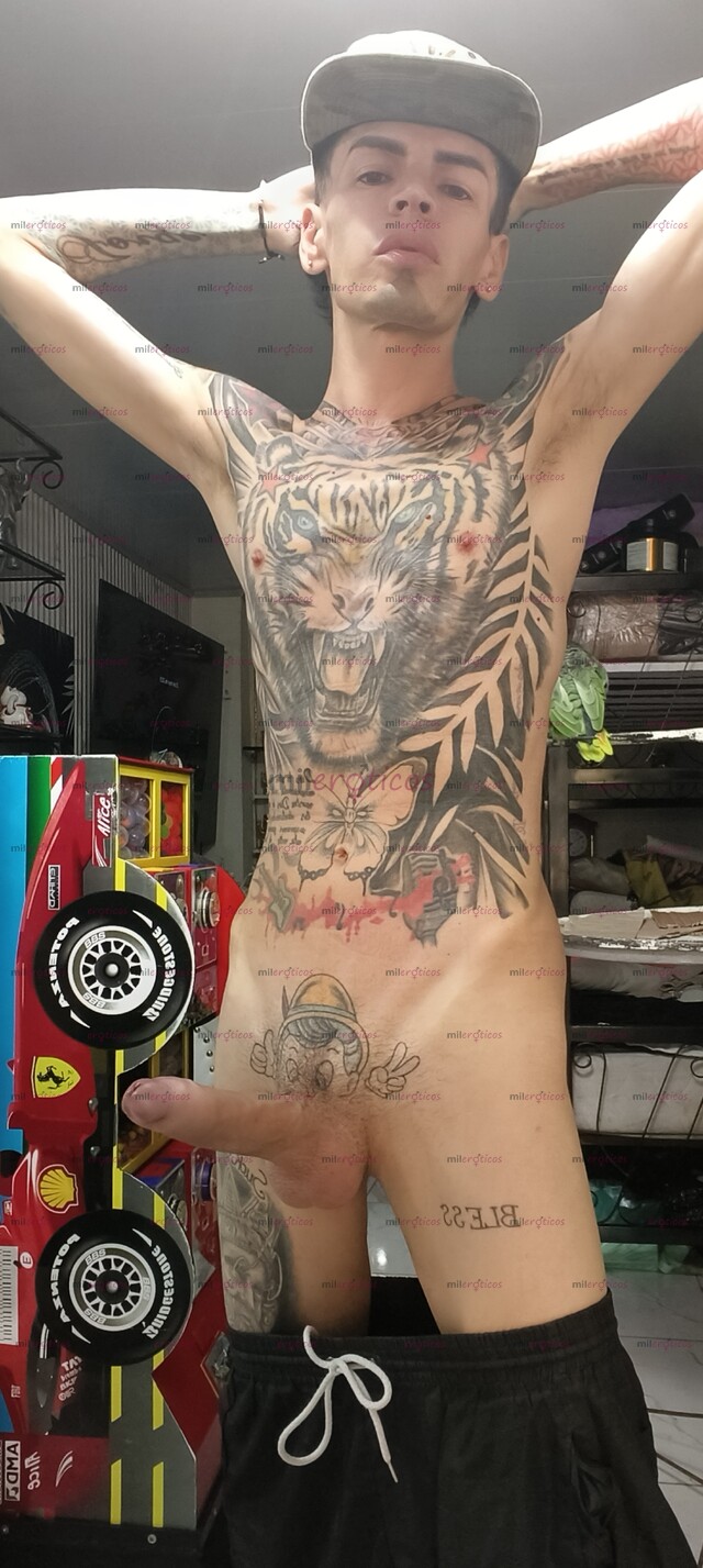 FOTOS DE FLACO ACTIVO MORBOSO FETICHERO VERGON TATUADO