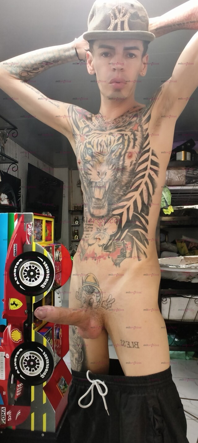 FOTOS DE FLACO ACTIVO MORBOSO FETICHERO VERGON TATUADO