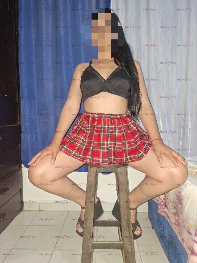 FOTOS DE FLACA, ALTA, MORENA CLARA, CABELLO LARGO Y NEGRO Y MUY HERMOSA