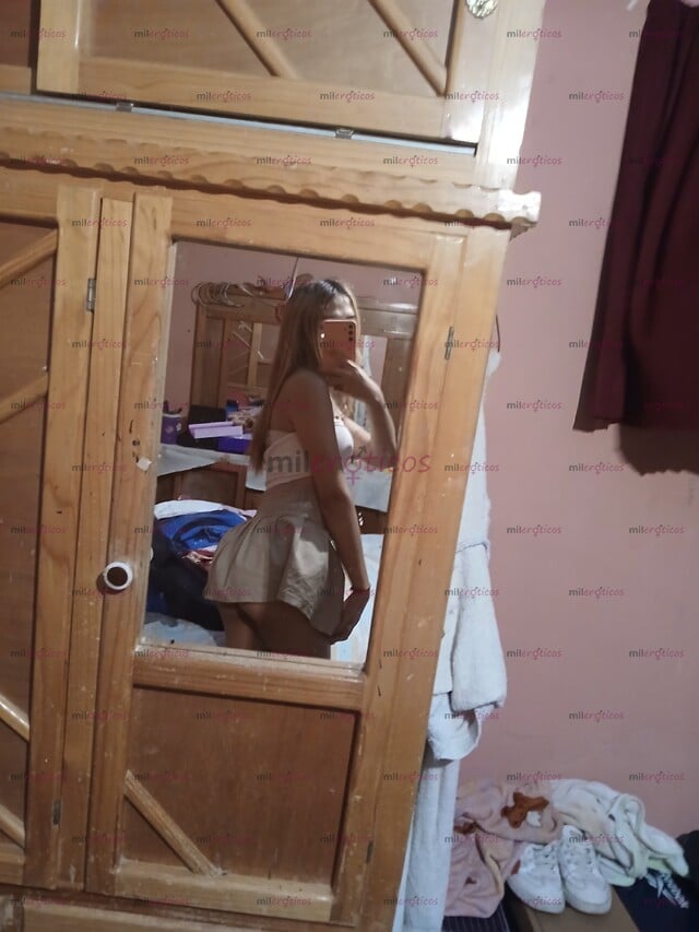 FOTOS DE LINDA Y FEMENINA FLAQUITA DIPUESTA A HACERTE PASAR ALGO RICO