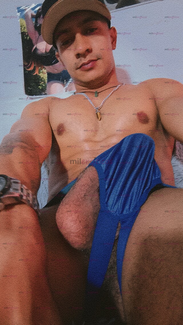 FOTOS DE SEXY MASAJISTA HETERO, BIEN DOTADO Y SUPER RELAJADO