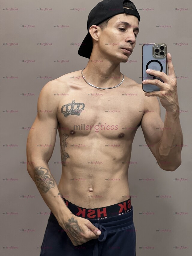 FOTOS DE FLACO DOTADO Y COMPLACIENTE DISPONIBLE PARA TI