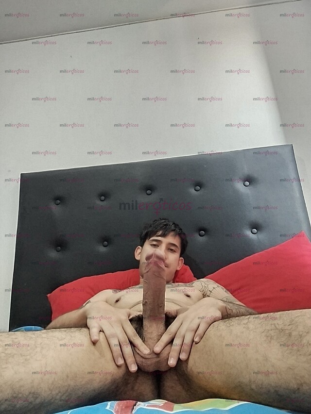 FOTOS DE JOVEN INTER TATUADO VARONIL, NALGON DE 19 CM GRUESOS Y LECHEROS