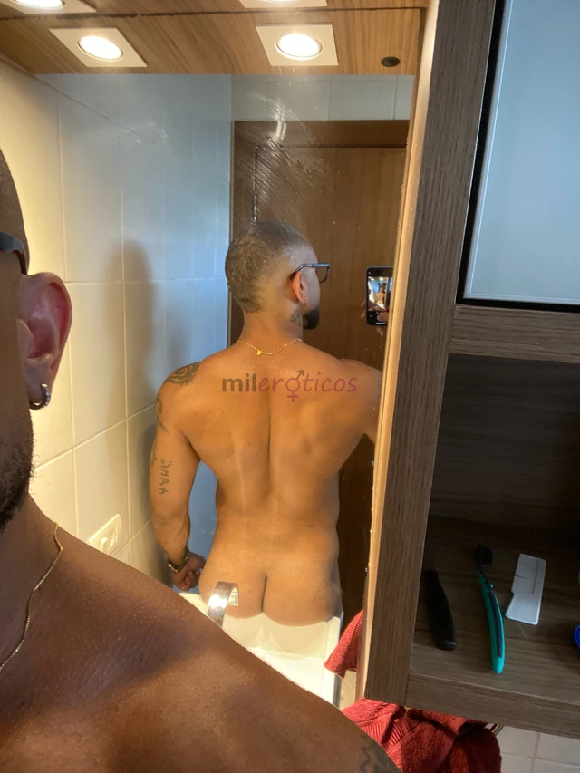 Ola deixe me me apresentar a voces meu nome e juan riveros tenho uma otima aparencia corpo malhado e algumas tatuagens 27 anos 1 85 de altura 90 kg so...