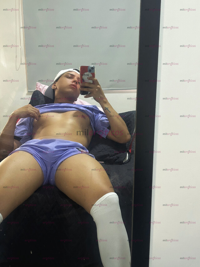 FOTOS DE LA MEJOR MANERA DE LIBRARME DE LA TENTACIÓN ES CAER EN ELLA