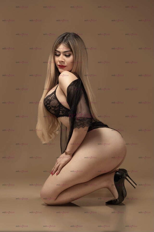 FOTOS DE LA RUBIA DE TUS SUEÑOS MUY FEMENINA Y CALIENTE POCOS DIAS