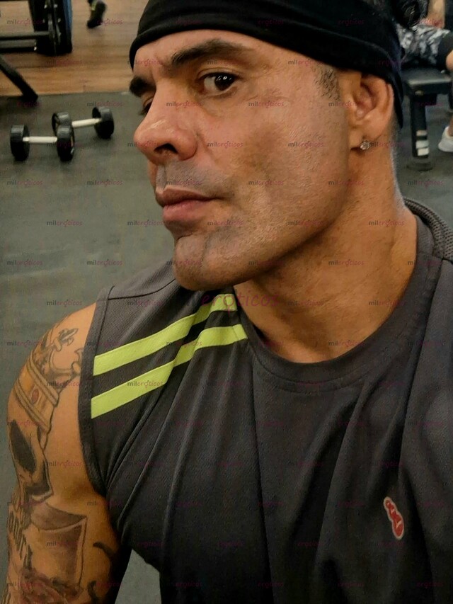 FOTOS DE UNAS PIERNOTAS DE HOMBRE FIT MACHO MADURO