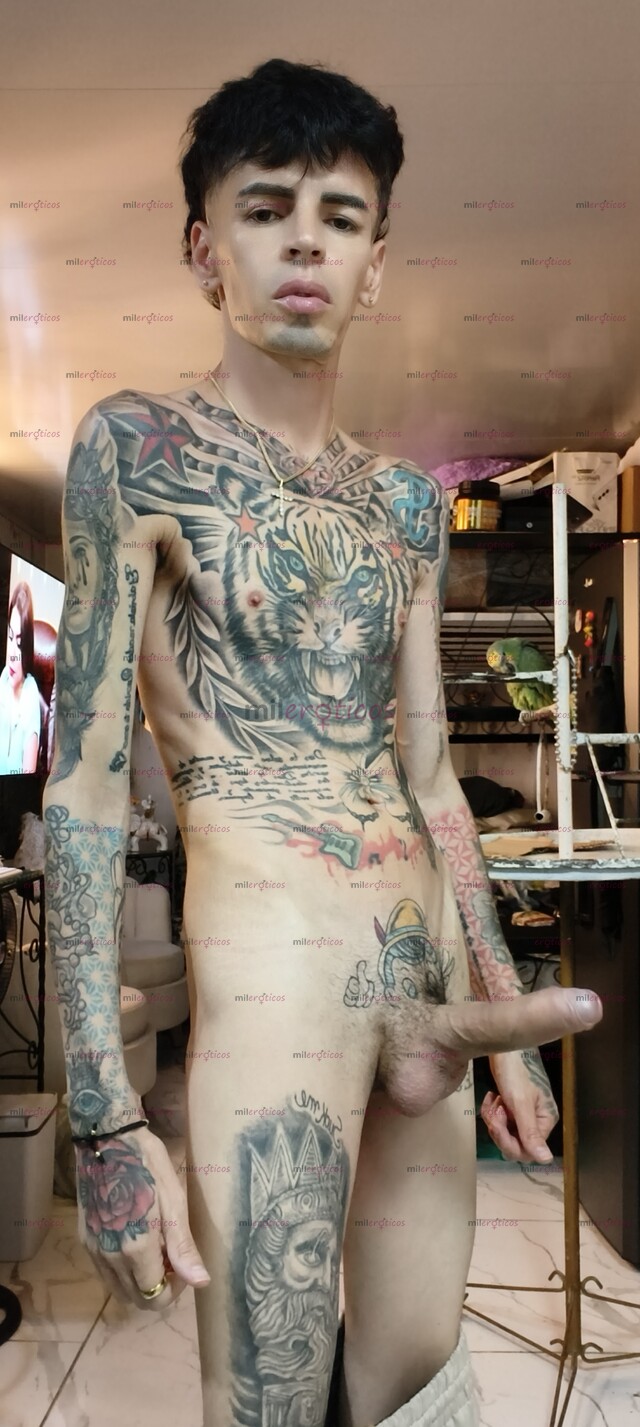 FOTOS DE SERIO FLACO MORBOSO BLANCO TATUADO FETICHERO