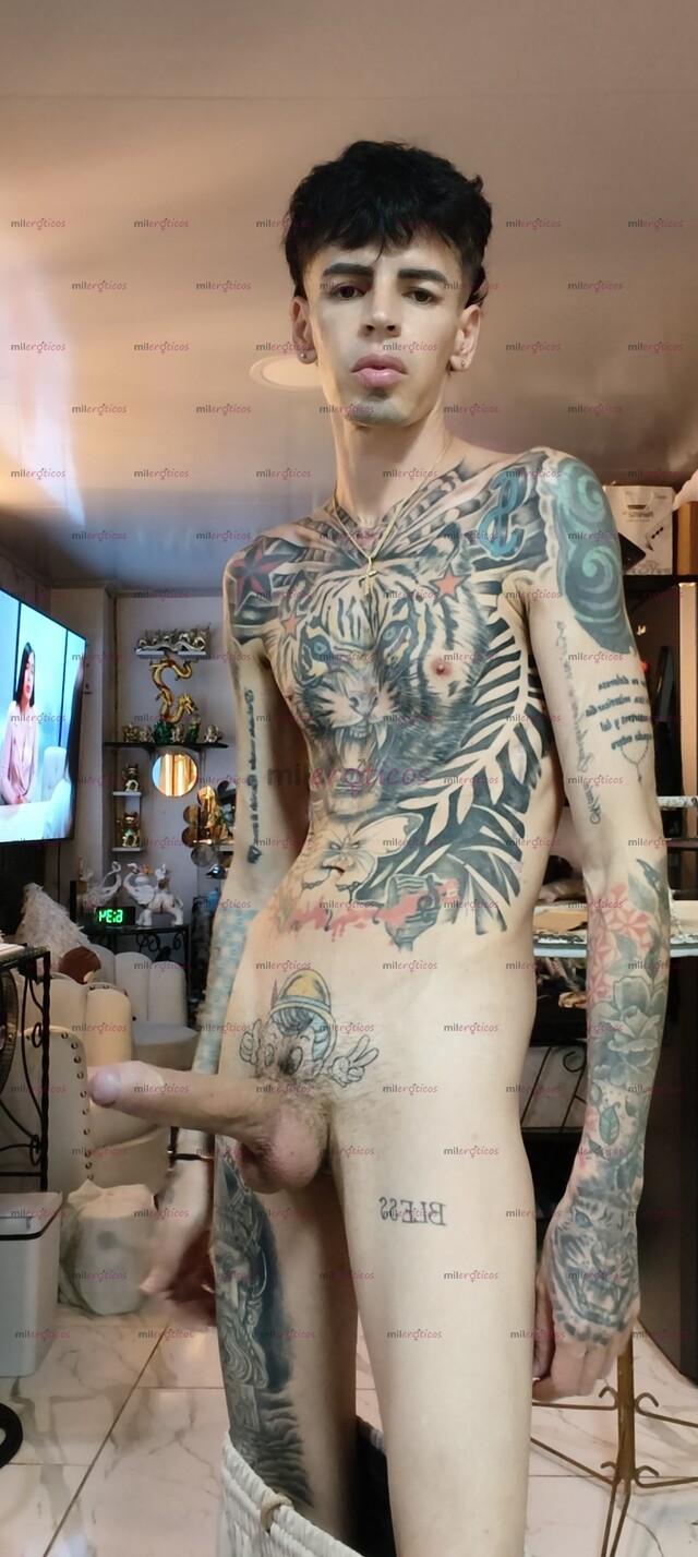 FOTOS DE SERIO FLACO MORBOSO BLANCO TATUADO FETICHERO