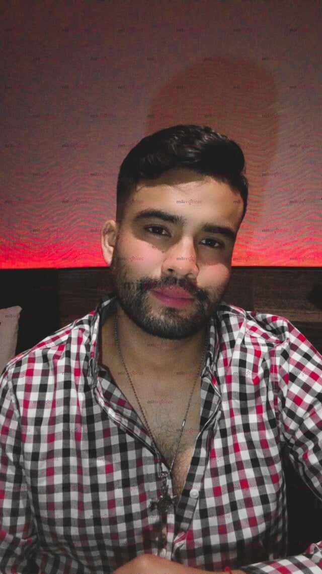 FOTOS DE TONY, DISPONIBLE PARA MUJERES. CARIÑOSO INTENSO COMPLACIENTE Y AGUANTADOR