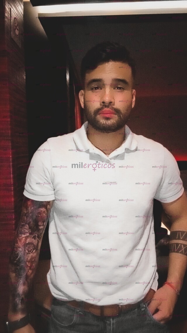 FOTOS DE TONY, DISPONIBLE PARA MUJERES. CARIÑOSO INTENSO COMPLACIENTE Y AGUANTADOR