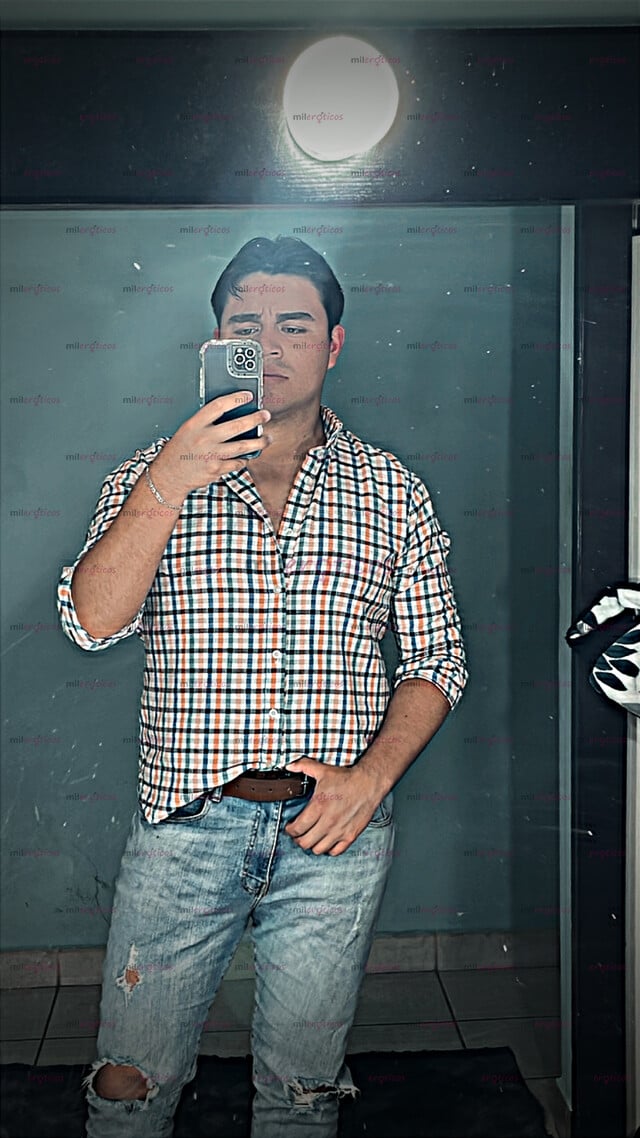 FOTOS DE DE REGRESO TU CHICO GUAPO EDUCADO Y COMPLACIENTE PARA CUMPLIR TUS FANTASIAS