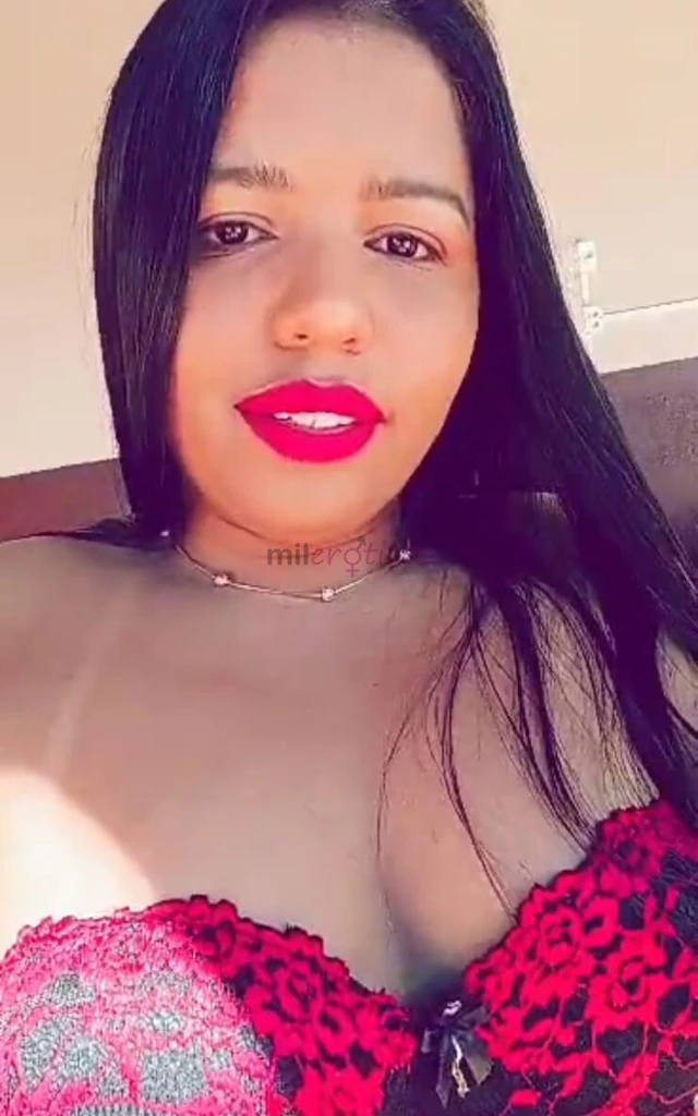 Sou kakau tenho local com ducha e garagem para clientes nao cobramos quartos sou morena da bunda grande adoro anal faco com vnt vem socar tudo em mim...