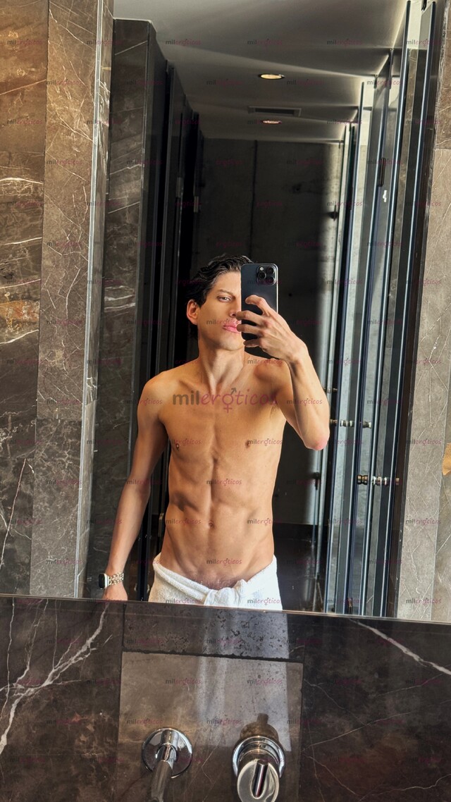 FOTOS DE VERGOTA DE 23CM. TWINK MORBOSO PROFESSIONAL SCORT & PORNSTAR.