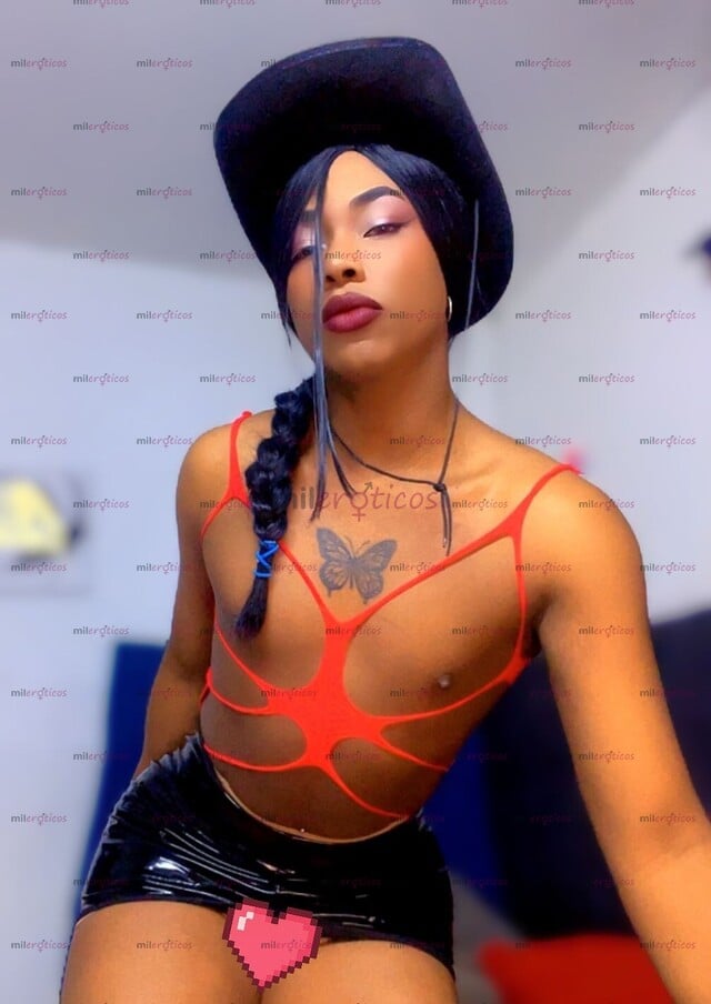FOTOS DE NEGRA HOT PASIVA DISPUESTA A COMPLACERTE CULONA ESTRECHA Y PIERNONA