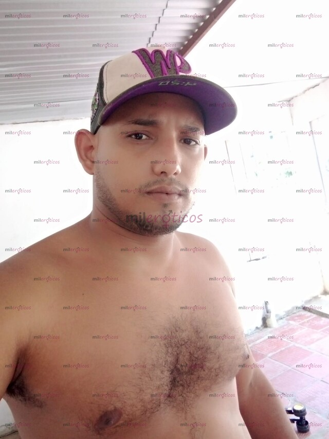 FOTOS DE MORENO CALIENTE CON GANAS DE METERLO Y PASARLA RICO SOLO DIME LA HORA H LISTO