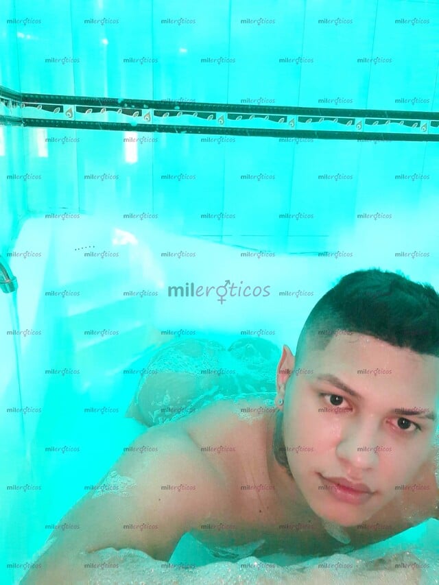 FOTOS DE CHICO APRETADITO MAMADOR NALGON PIERNON SUMISO EN LACAMA MASAJE DESETRESANTE